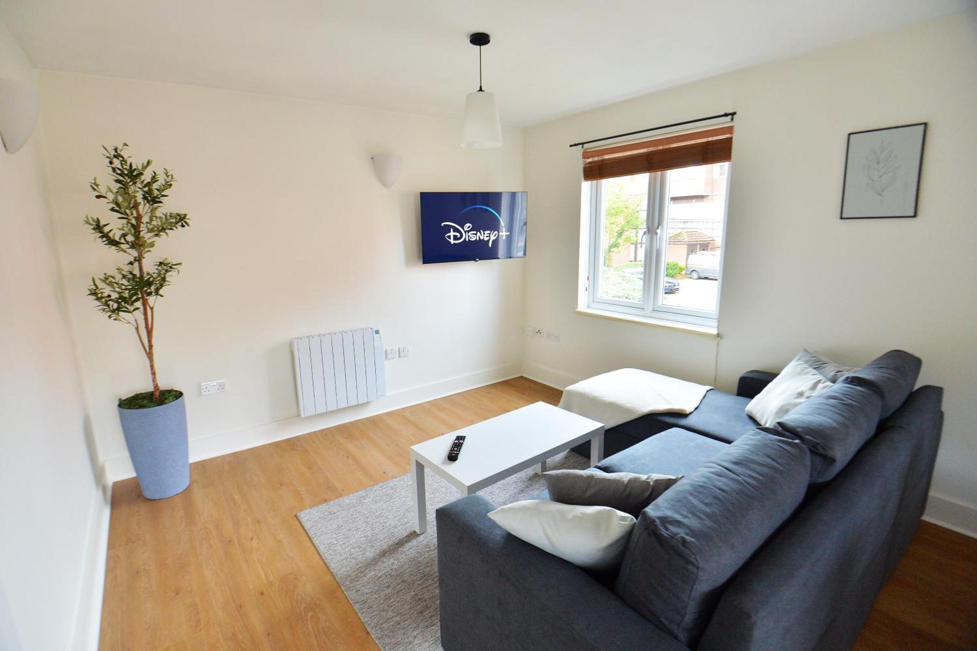 Stylish 2Br Flat - 2 Free Parking Spaces - Near Lgw Airport Кролей Экстерьер фото