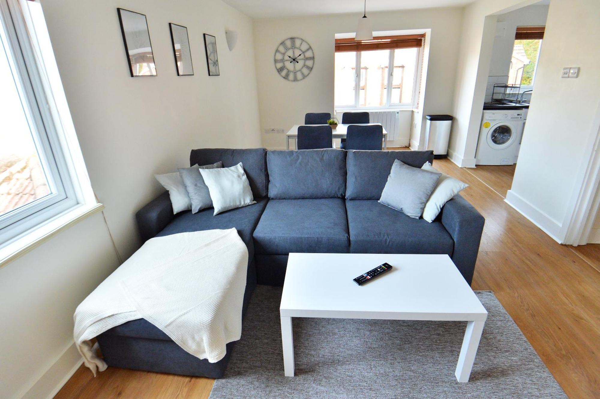 Stylish 2Br Flat - 2 Free Parking Spaces - Near Lgw Airport Кролей Экстерьер фото